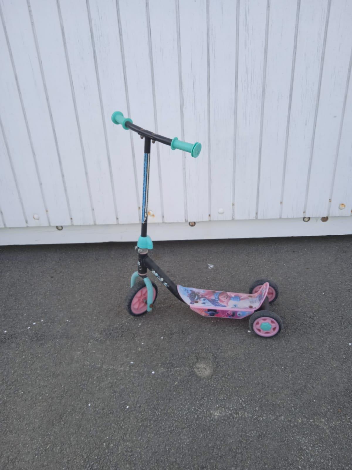 Patinete infantil trolls